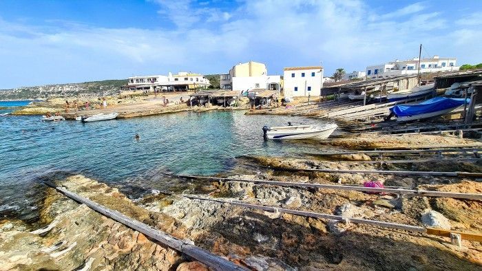 Puerto de Es Caló de San Agustín. Que ver en Formentera