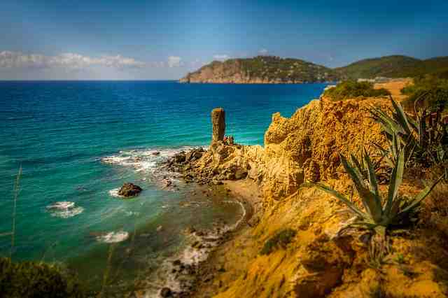 Où aller à Ibiza pour être au calme ?