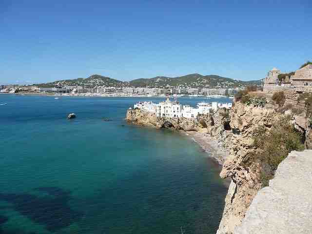 Où aller à Ibiza pour être au calme ?
