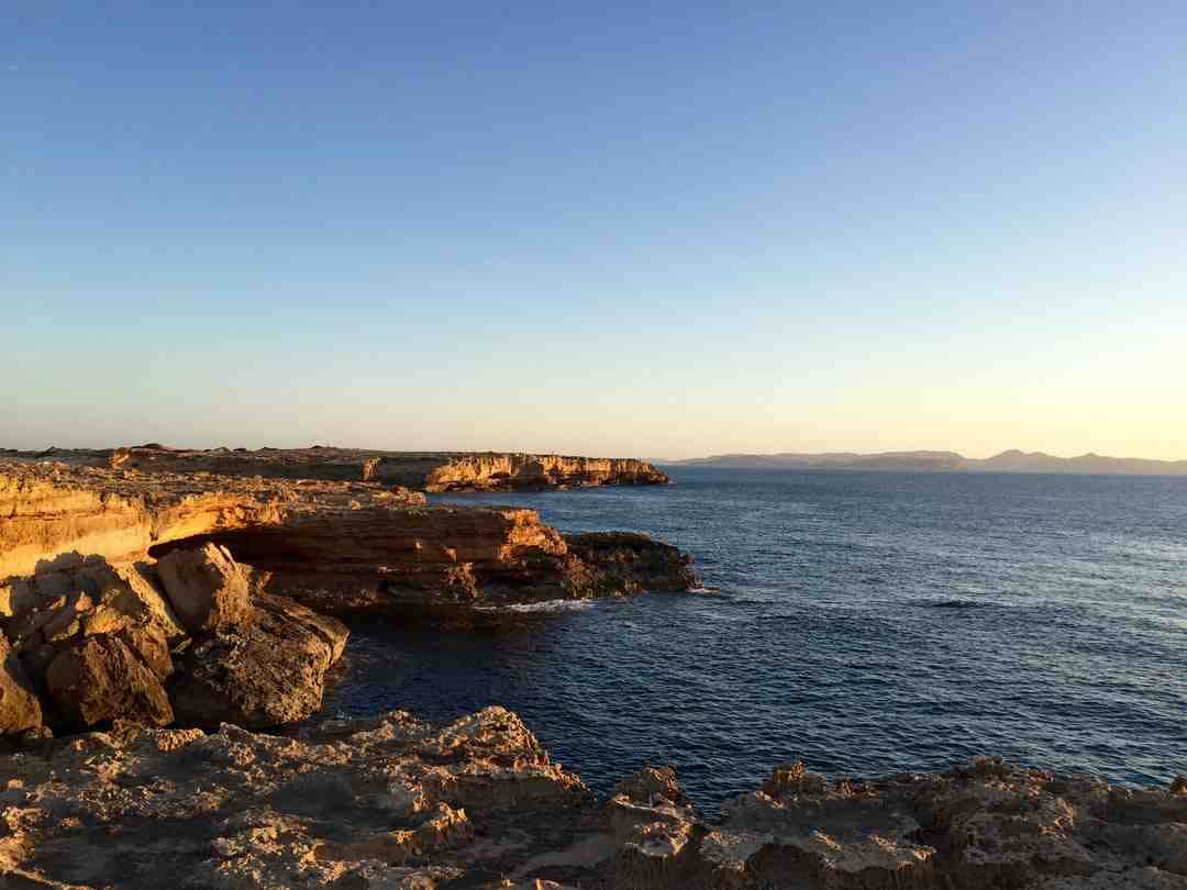 Où se trouve l'île d'Ibiza ?