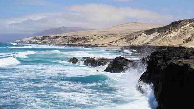 Quelle est l'île des Canaries la plus chaude en hiver ?